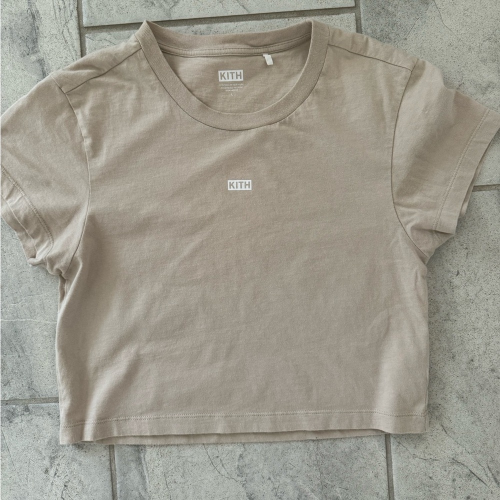 Kith cropped short sleeve T shirt size L